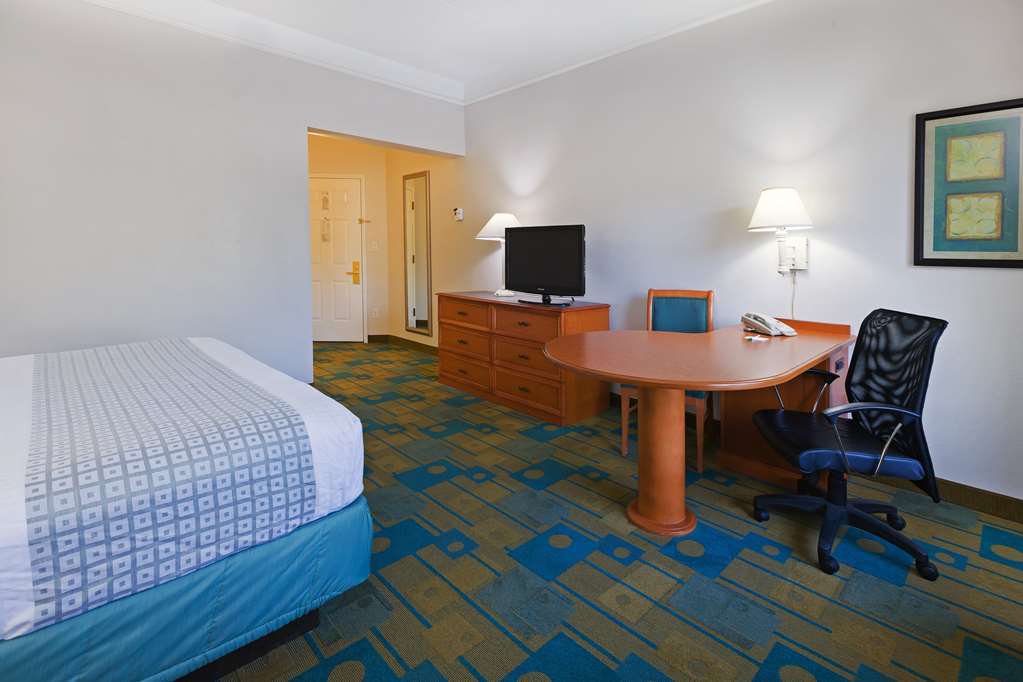 La Quinta By Wyndham Shreveport Airport Hotel Værelse billede