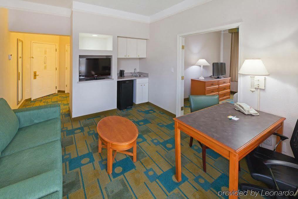 La Quinta By Wyndham Shreveport Airport Hotel Eksteriør billede